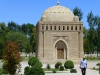 ...und bestaunen lieber das Ismail-Samani-Mausoleum, das mit seinen 2m dicken Mauern ohne Renovation 11 Jahrhunderte überstanden hat. Chapeau!